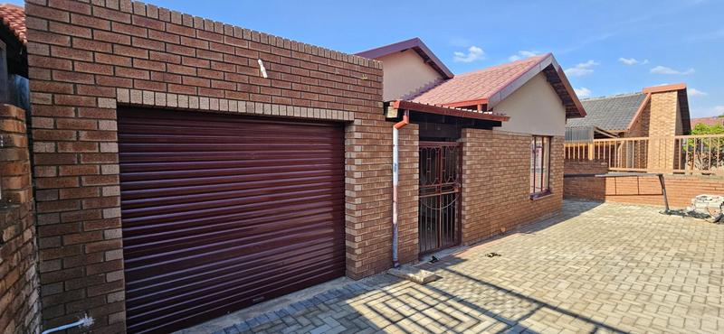 4 Bedroom Property for Sale in Atteridgeville Gauteng