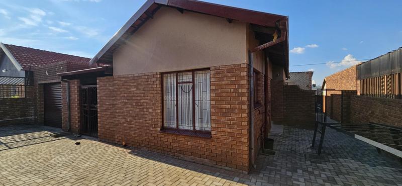 4 Bedroom Property for Sale in Atteridgeville Gauteng