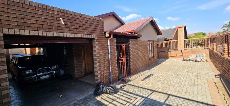 4 Bedroom Property for Sale in Atteridgeville Gauteng