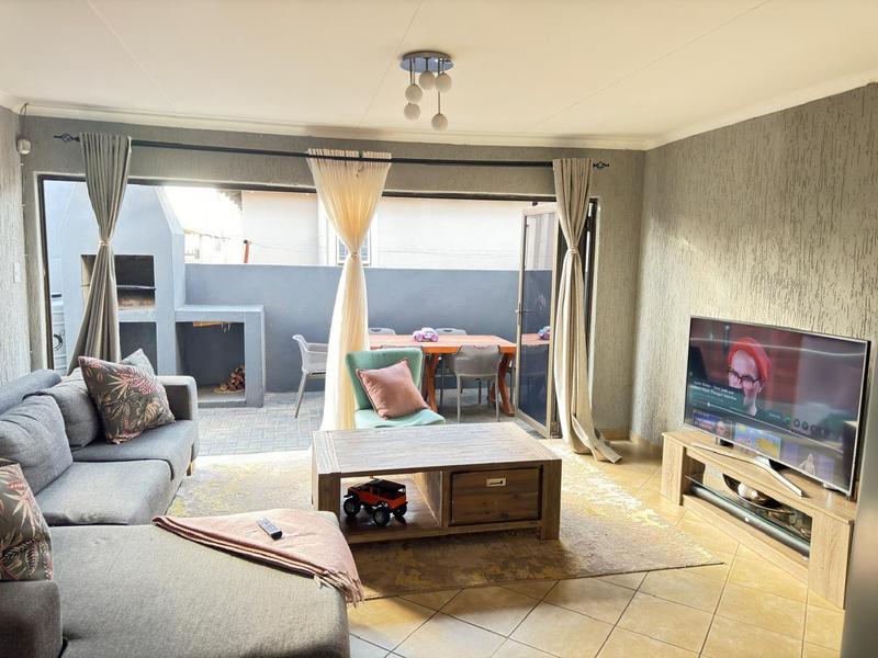 4 Bedroom Property for Sale in Lotus Gardens Gauteng