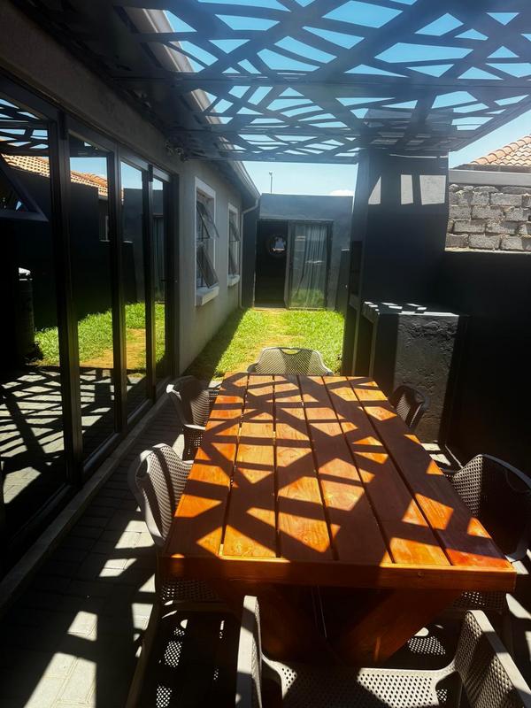 4 Bedroom Property for Sale in Lotus Gardens Gauteng