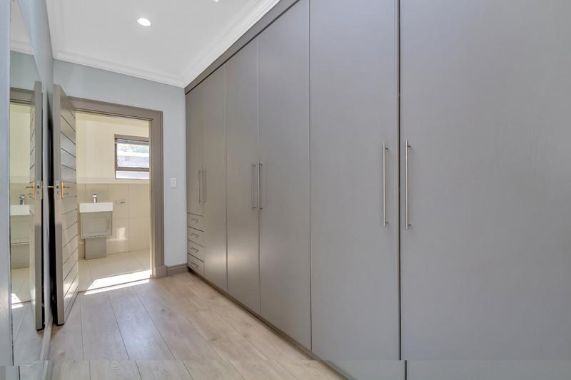 To Let 5 Bedroom Property for Rent in Dainfern Golf Estate Gauteng