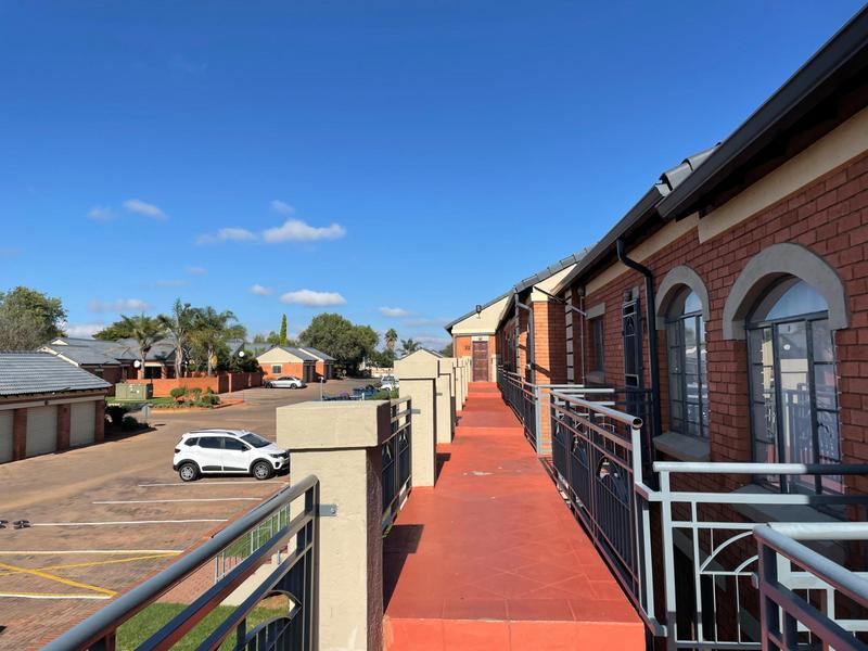 2 Bedroom Property for Sale in Mooikloof Ridge Gauteng