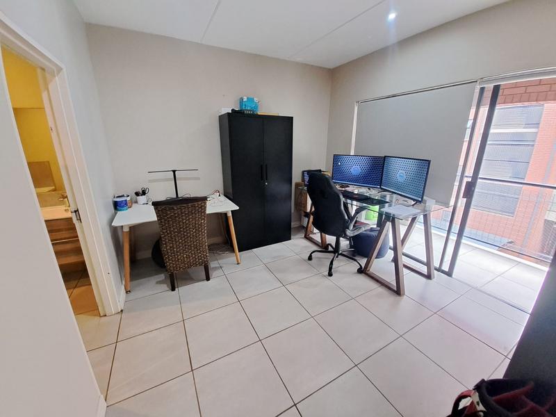 2 Bedroom Property for Sale in Die Hoewes Gauteng