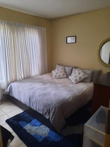 2 Bedroom Property for Sale in Die Hoewes Gauteng