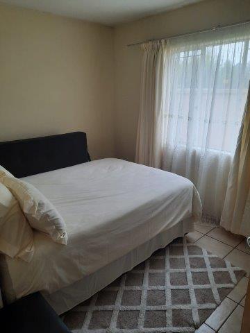 2 Bedroom Property for Sale in Die Hoewes Gauteng