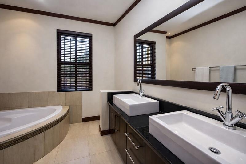 3 Bedroom Property for Sale in Waterkloof Ridge Gauteng