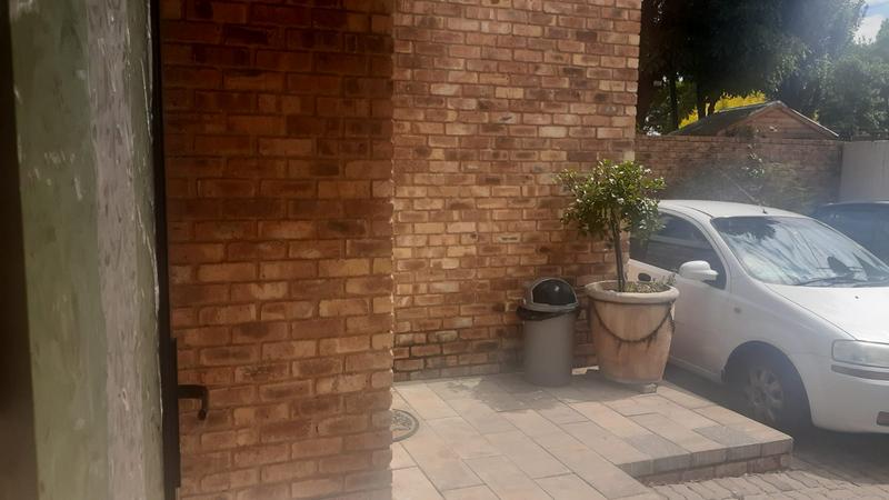 To Let 2 Bedroom Property for Rent in Glenhazel Gauteng