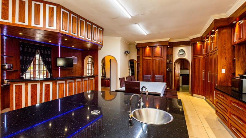 6 Bedroom Property for Sale in Cornwall Hill Gauteng