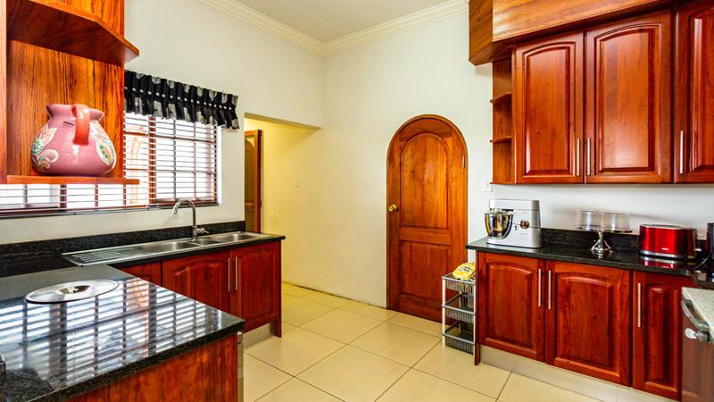 6 Bedroom Property for Sale in Cornwall Hill Gauteng