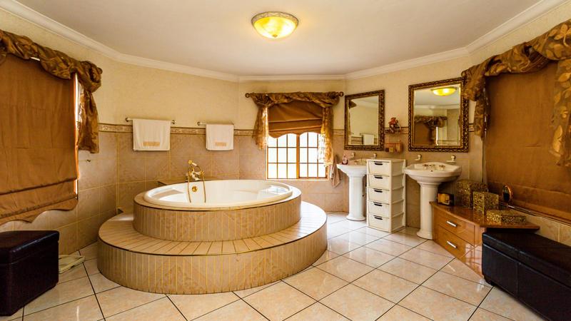 6 Bedroom Property for Sale in Cornwall Hill Gauteng
