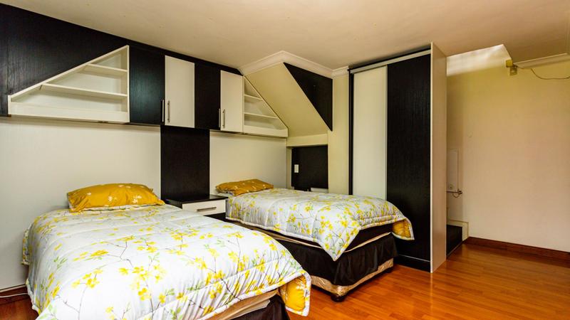 6 Bedroom Property for Sale in Cornwall Hill Gauteng