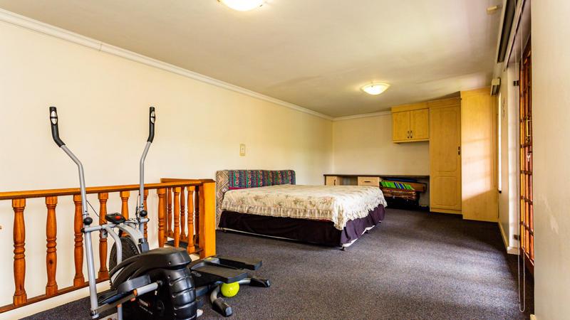 6 Bedroom Property for Sale in Cornwall Hill Gauteng