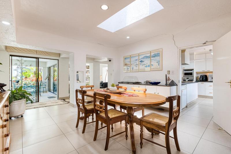 5 Bedroom Property for Sale in Benmore Gardens Gauteng