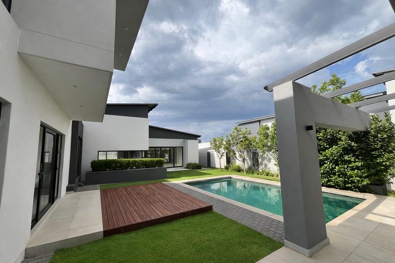 5 Bedroom Property for Sale in Midstream Ridge Gauteng