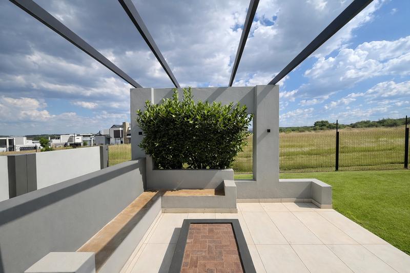 5 Bedroom Property for Sale in Midstream Ridge Gauteng