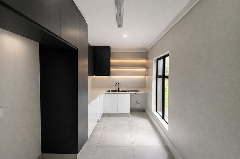 5 Bedroom Property for Sale in Midstream Ridge Gauteng