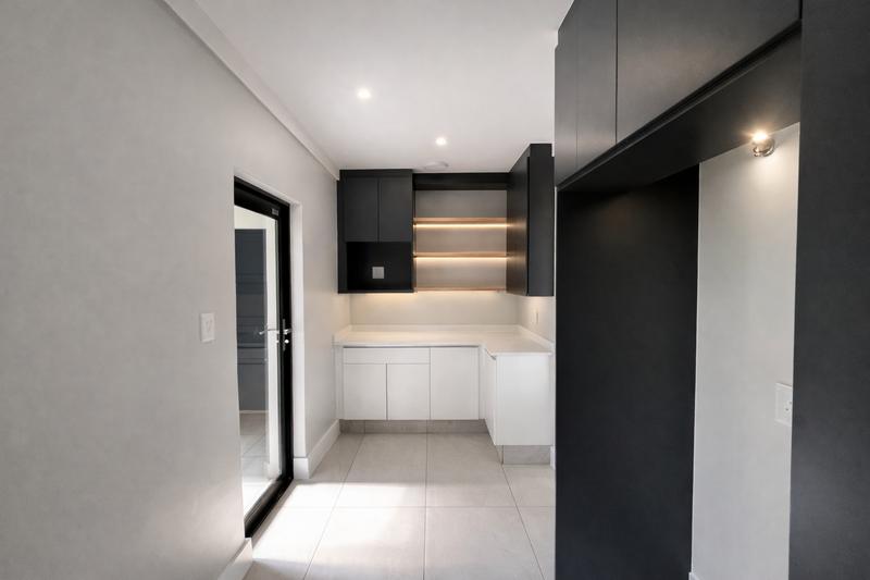 5 Bedroom Property for Sale in Midstream Ridge Gauteng