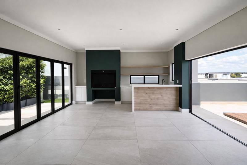 5 Bedroom Property for Sale in Midstream Ridge Gauteng