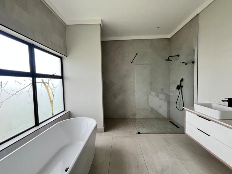 5 Bedroom Property for Sale in Midstream Ridge Gauteng