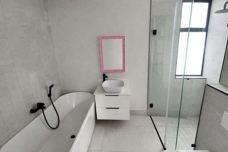 5 Bedroom Property for Sale in Midstream Ridge Gauteng