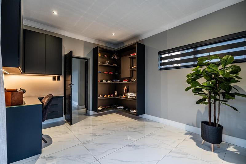 4 Bedroom Property for Sale in Midstream Ridge Gauteng