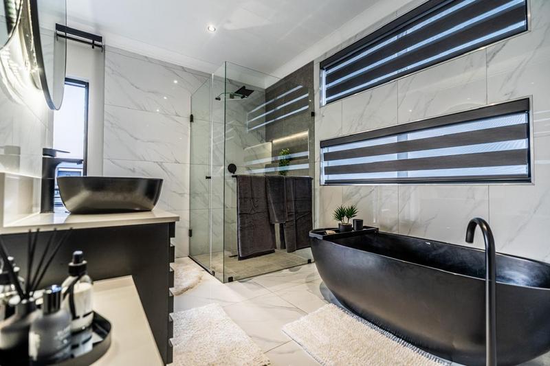 4 Bedroom Property for Sale in Midstream Ridge Gauteng