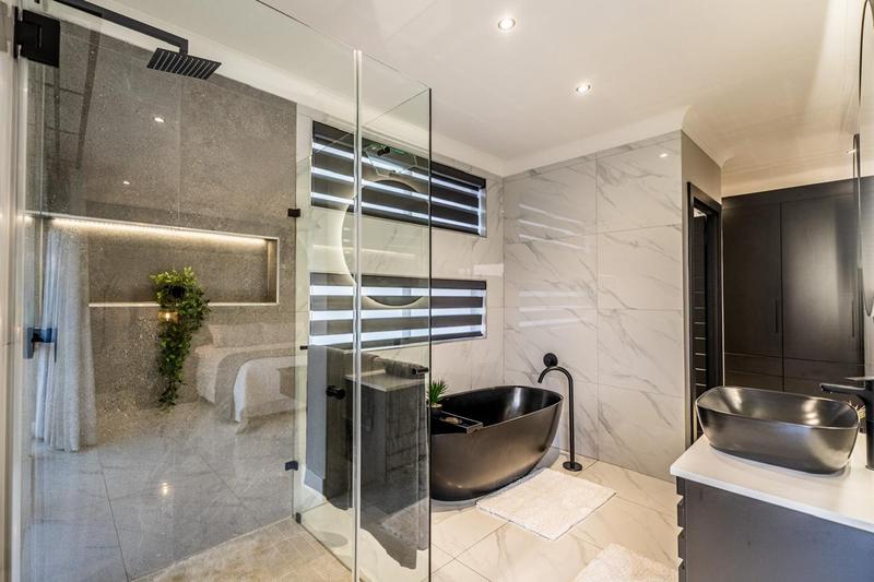 4 Bedroom Property for Sale in Midstream Ridge Gauteng