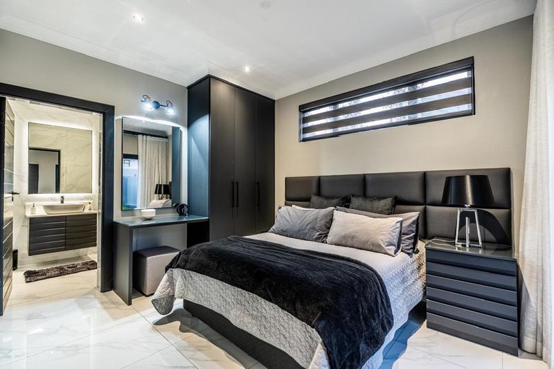 4 Bedroom Property for Sale in Midstream Ridge Gauteng