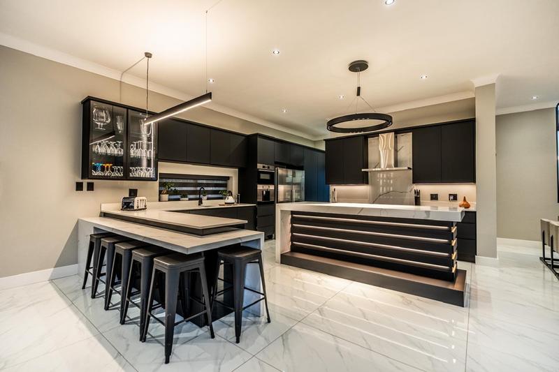 4 Bedroom Property for Sale in Midstream Ridge Gauteng