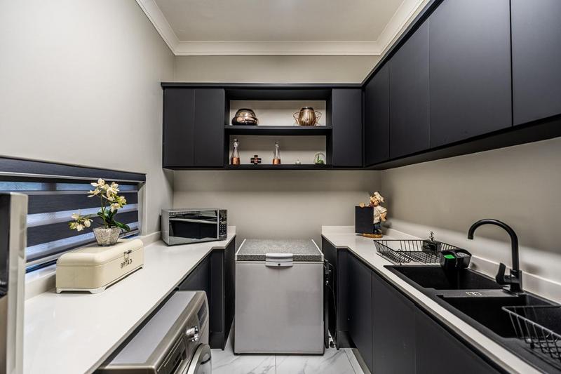 4 Bedroom Property for Sale in Midstream Ridge Gauteng