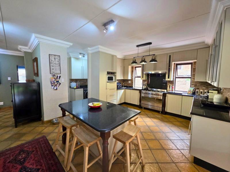 4 Bedroom Property for Sale in Glen Marais Gauteng