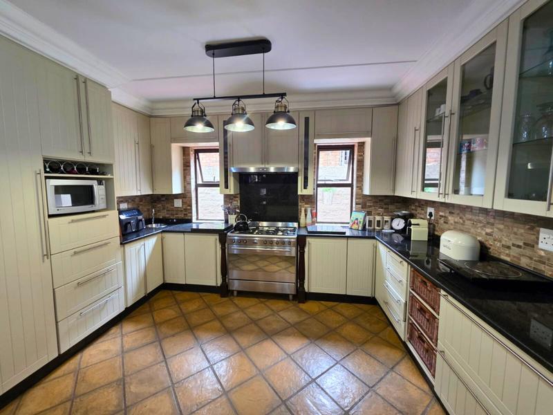 4 Bedroom Property for Sale in Glen Marais Gauteng