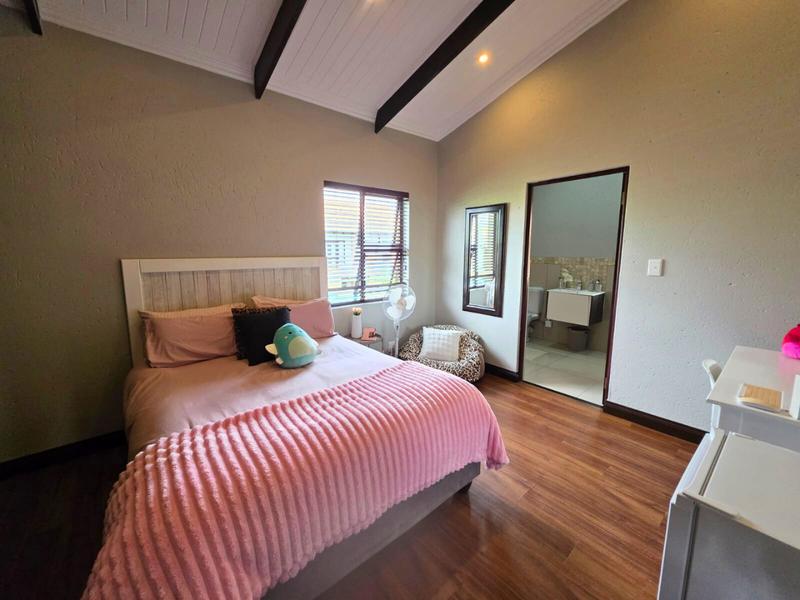 4 Bedroom Property for Sale in Glen Marais Gauteng