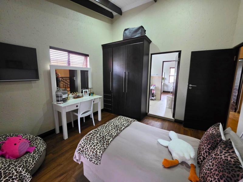 4 Bedroom Property for Sale in Glen Marais Gauteng