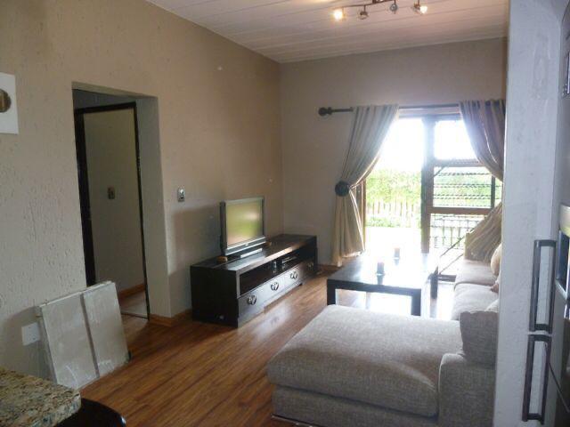 2 Bedroom Property for Sale in Constantia Kloof Gauteng