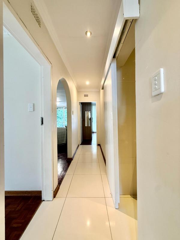 To Let 2 Bedroom Property for Rent in Sandown Gauteng