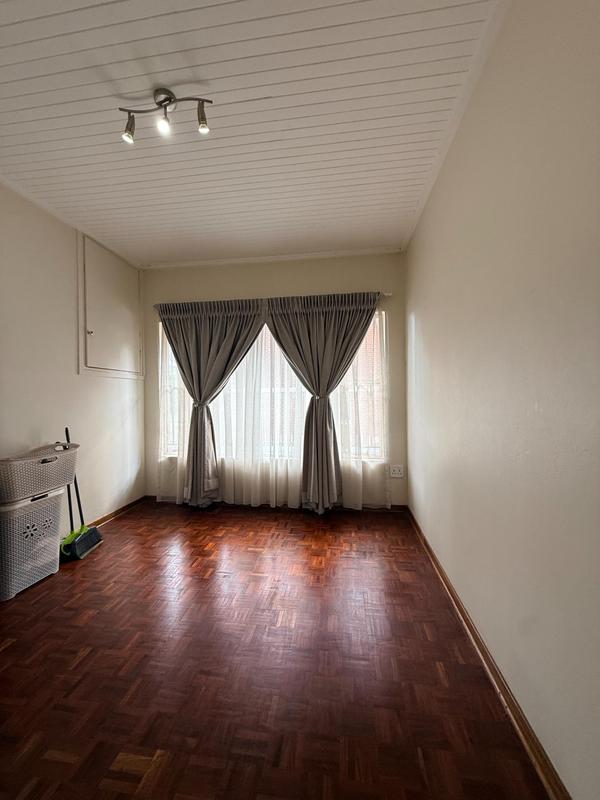 To Let 2 Bedroom Property for Rent in Sandown Gauteng