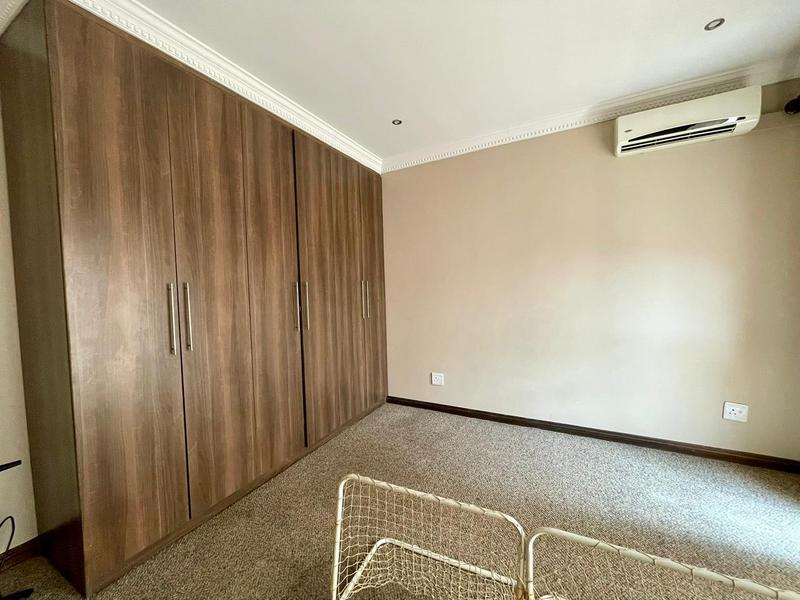 5 Bedroom Property for Sale in Willow Acres Gauteng