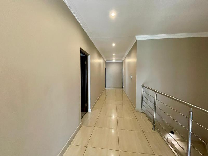5 Bedroom Property for Sale in Willow Acres Gauteng