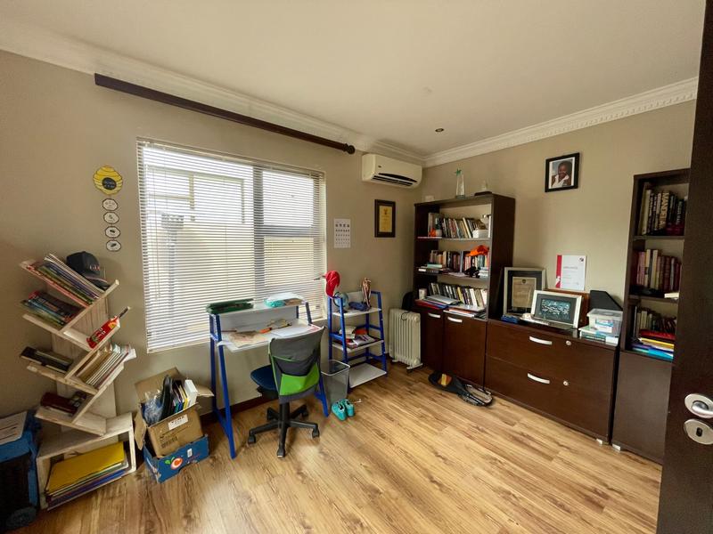 5 Bedroom Property for Sale in Willow Acres Gauteng