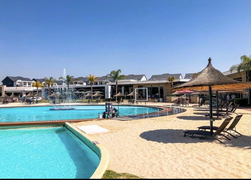 1 Bedroom Property for Sale in Silver Lakes Gauteng