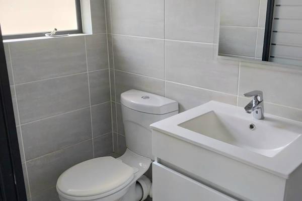 To Let 1 Bedroom Property for Rent in Waterfall Gauteng