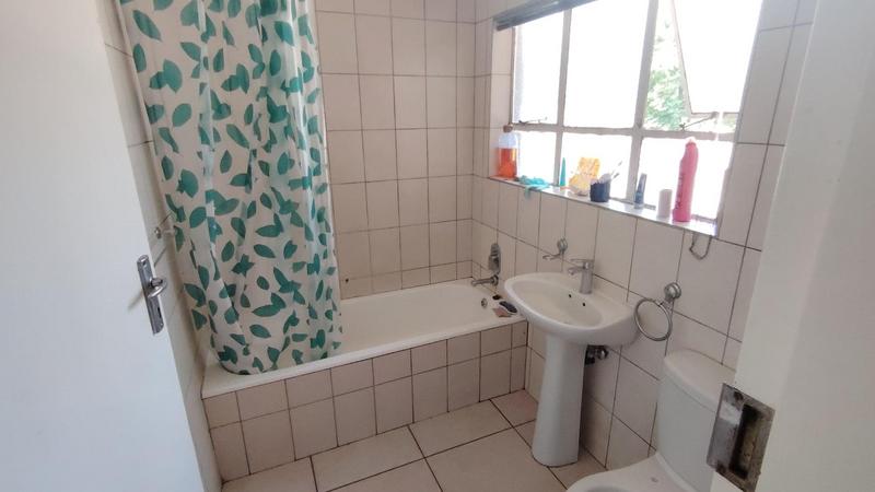 2 Bedroom Property for Sale in Kew Gauteng