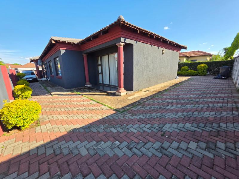 3 Bedroom Property for Sale in The Orchards Gauteng
