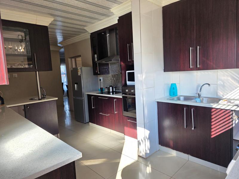 3 Bedroom Property for Sale in The Orchards Gauteng