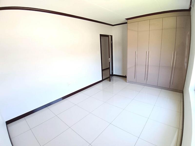 To Let 2 Bedroom Property for Rent in Fourways Gauteng