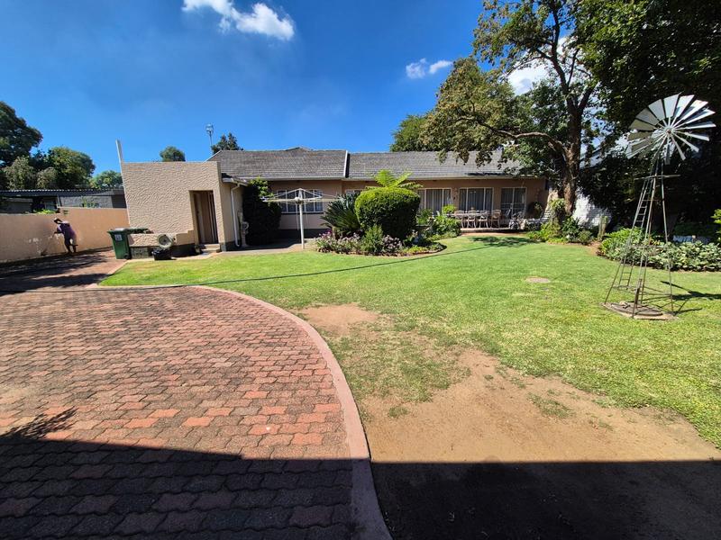4 Bedroom Property for Sale in Raceview Gauteng
