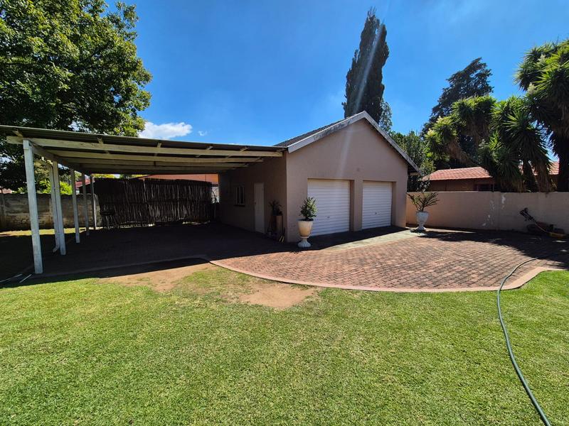 4 Bedroom Property for Sale in Raceview Gauteng