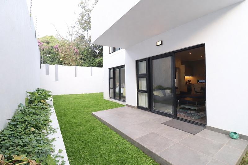 To Let 2 Bedroom Property for Rent in Rosebank Gauteng